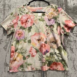 Alfred Dunner Floral Short Sleeve Blouse Size Petite Medium PM Studded Top